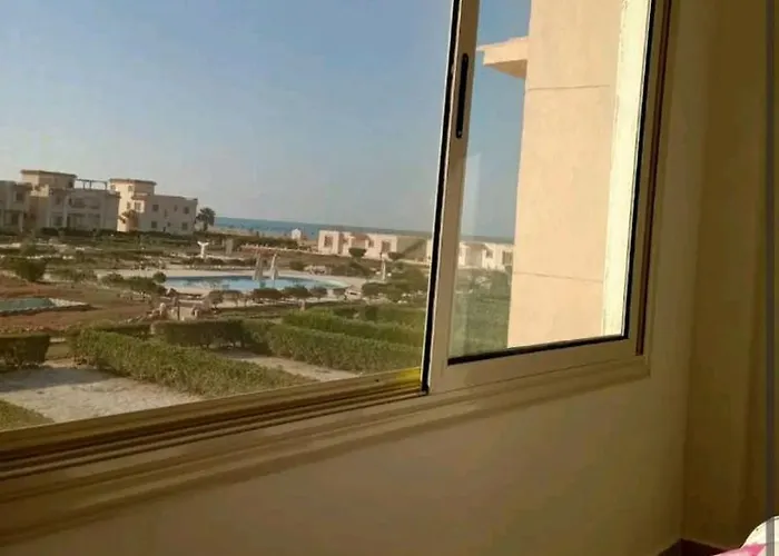 Daire & Pool View - *